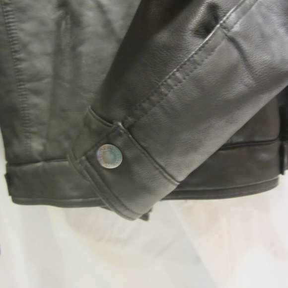 VTG LEVI STRAUS FAUX LEATHER TRUCKER JACKET, W/FAUX SHERPA LINING, LARGE - Picture 14 of 16